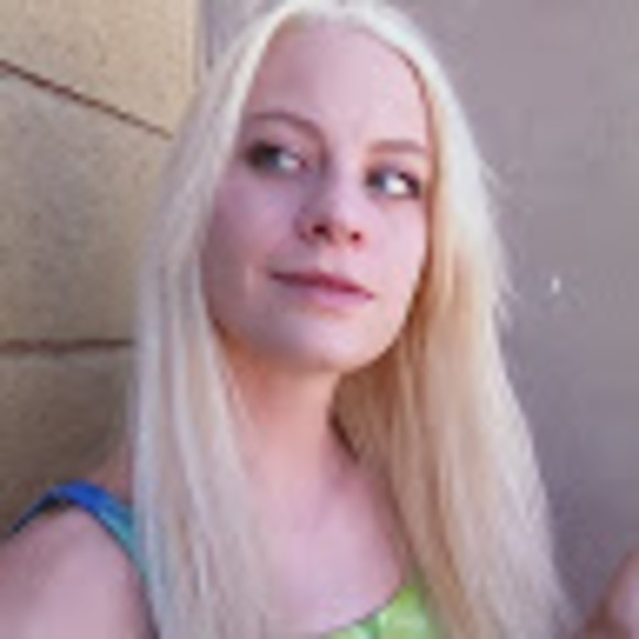 Meet your Posher, Lauren - Picture 1 of 1